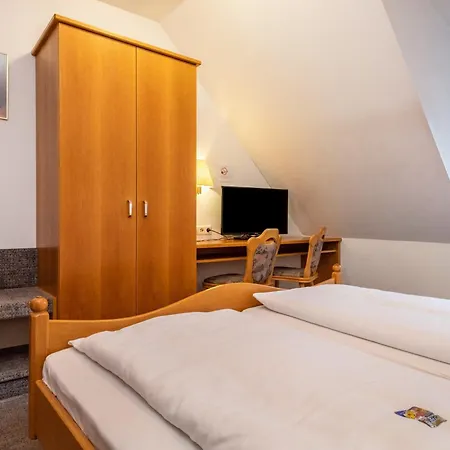 Adler 3*