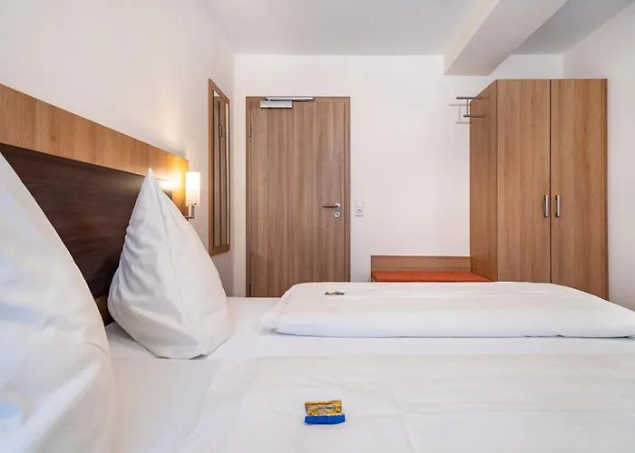 Adler בית הארחה